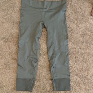 Lululemon Seamless 3/4 yoga pants